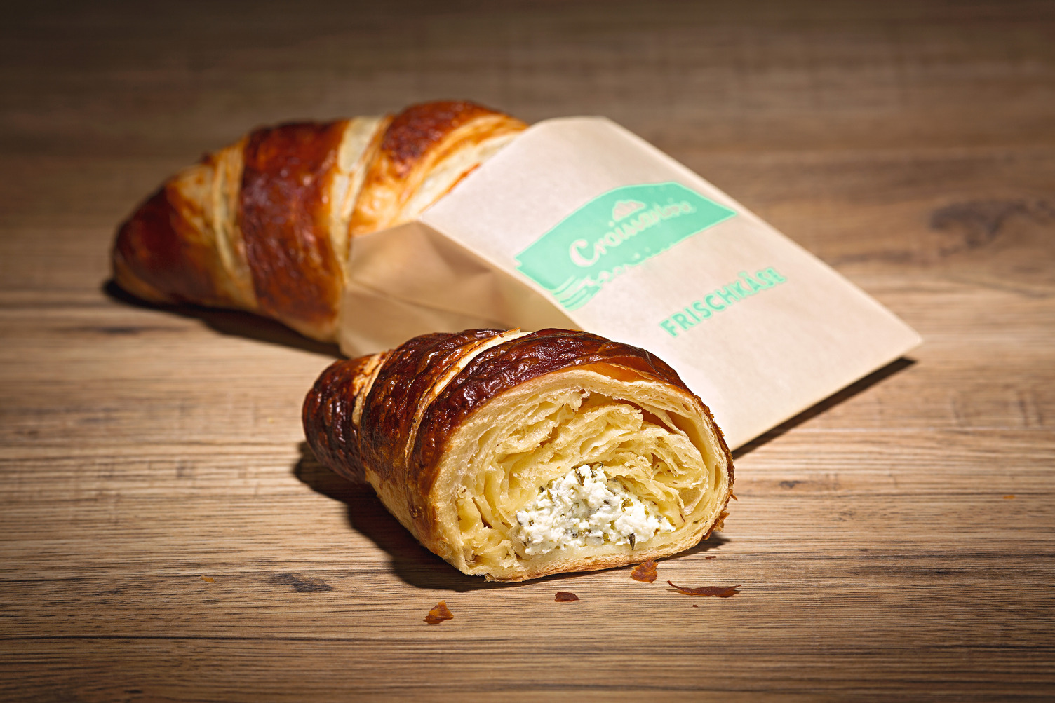 CROISSANTERIE Frischkäse-Laugen-Buttercroissant 90g